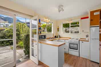 1 Suburb Street, Queenstown Central