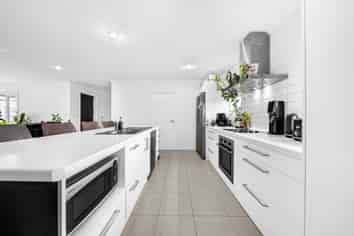 21 Parkgrove Crescent, Pokeno