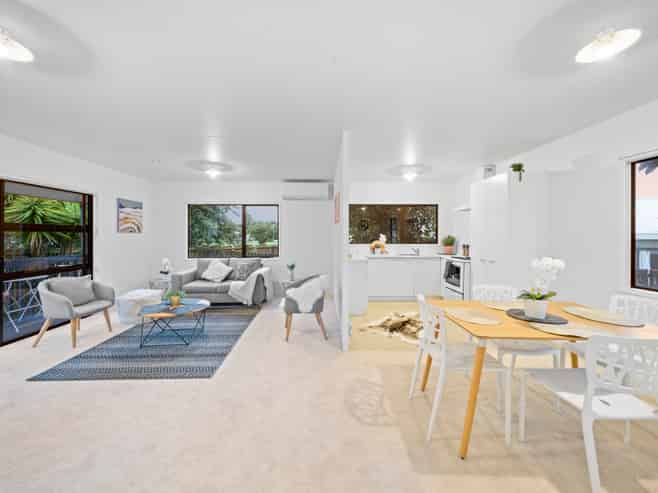 4/3 Barneys Farm Road, Clendon Park