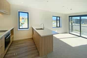 E702/10 Copper Beech Avenue, Frankton