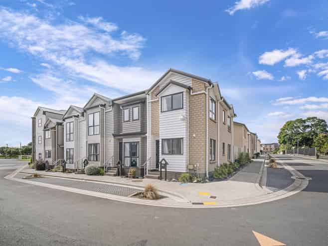 2/5 Wallson Crescent, Wiri