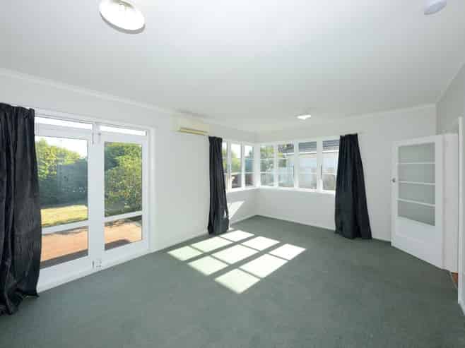 66 Racecourse Road, Sockburn