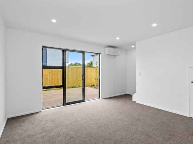 2/17 Frederick Street, Waltham