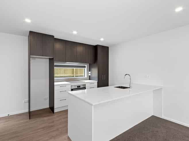 2/17 Frederick Street, Waltham