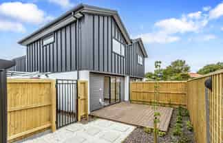 2/17 Frederick Street, Waltham