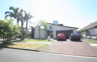 13 English Oak Drive, Albany