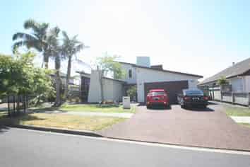 13 English Oak Drive, Albany