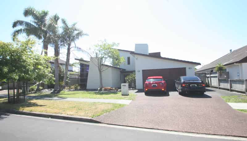 13 English Oak Drive, Albany