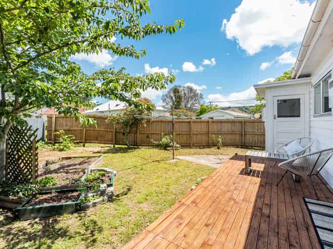 15 Athlone Crescent, Boulcott