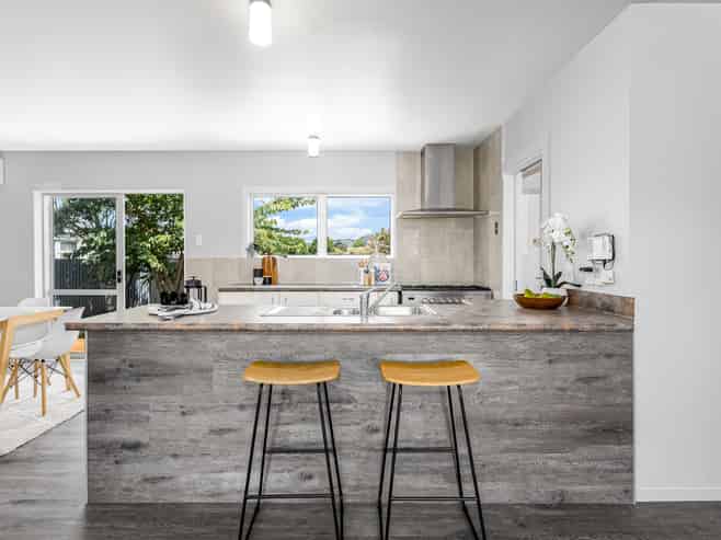 15 Athlone Crescent, Boulcott