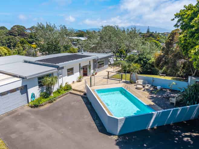 48-50 Tiromoana Road, Raumati South