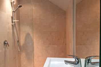 15A Abbotts Way, Remuera