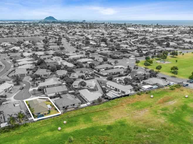 17 Sequoia Grove, Mount Maunganui