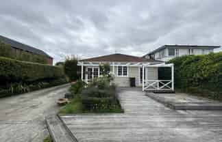 37 Hawthorne Street, Strowan