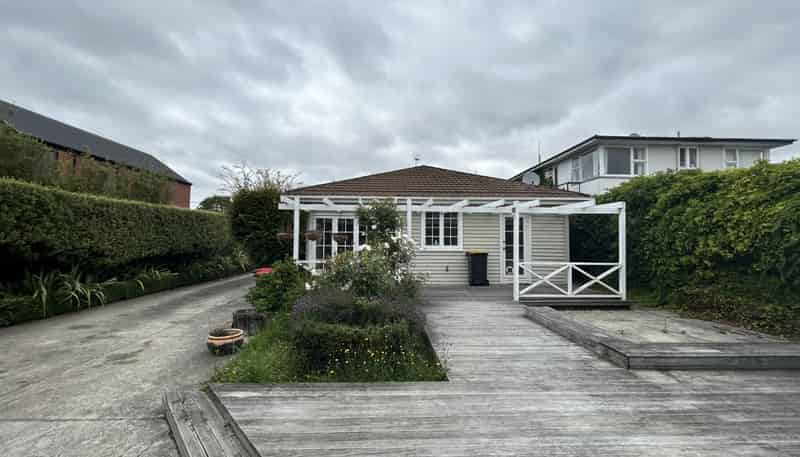 37 Hawthorne Street, Strowan