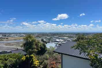 90 Cannon Hill Crescent, Mount Pleasant