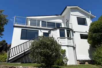 90 Cannon Hill Crescent, Mount Pleasant