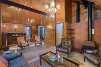 39 Greenaway Rd, Waikanae