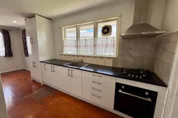 21 Dale Crescent, Pakuranga