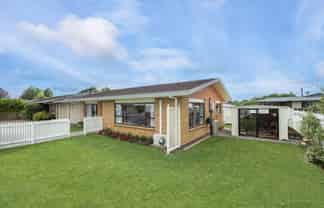 8 Conrad Place, Leamington