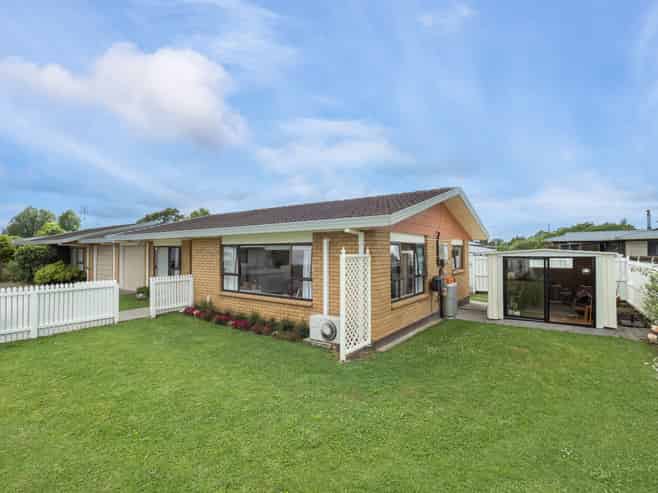 8 Conrad Place, Leamington