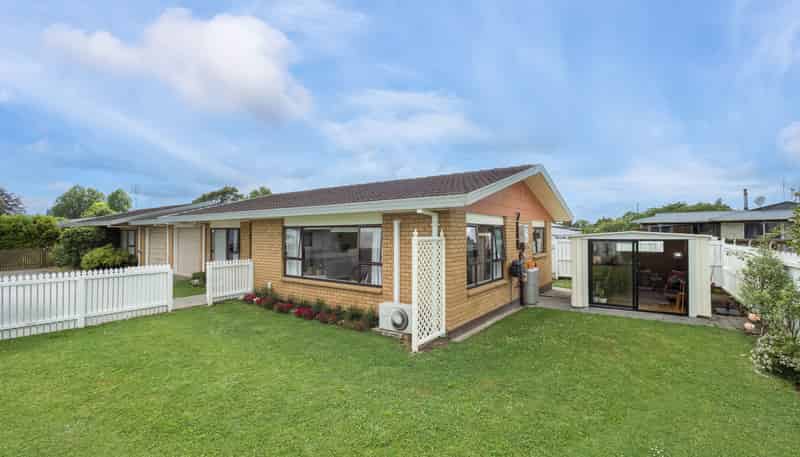 8 Conrad Place, Leamington