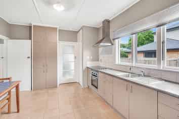 221 Fox Street, Hamilton East