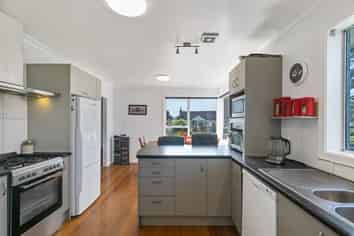 8 Juliet Ave, Howick