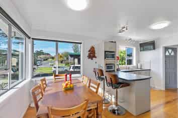 8 Juliet Ave, Howick