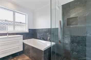 8 Juliet Ave, Howick