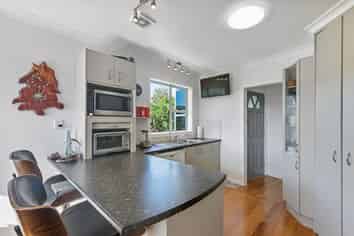 8 Juliet Ave, Howick