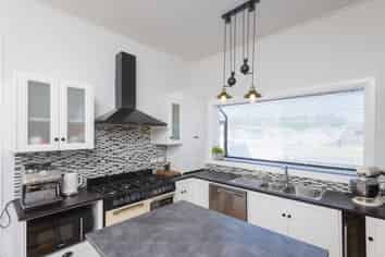 2 Kennedy Street, Mangapapa