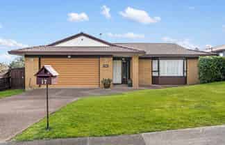 17 Parramatta Place, Botany Downs