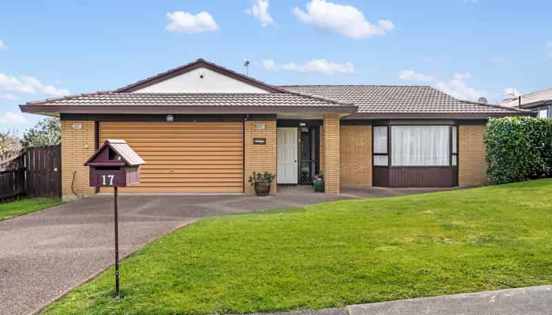 17 Parramatta Place, Botany Downs