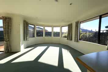 1 Robalan Place, Redwoodtown