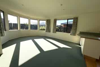 1 Robalan Place, Redwoodtown