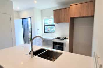 44 Brookview Drive, Flat Bush