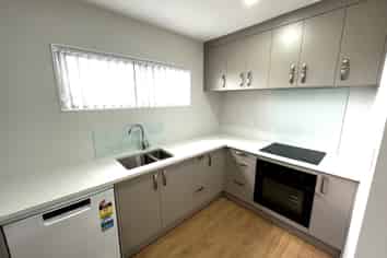 201/3 Beaumonts Way, Manurewa