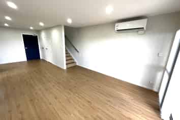 201/3 Beaumonts Way, Manurewa