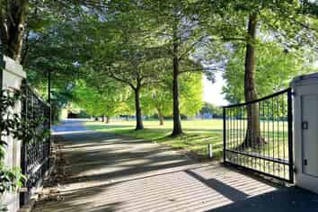 290 Queen Elizabeth II Drive, Mairehau