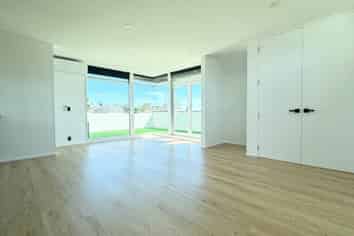 17 Kurahaupo Street, Orakei