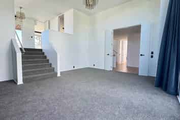 17 Kurahaupo Street, Orakei