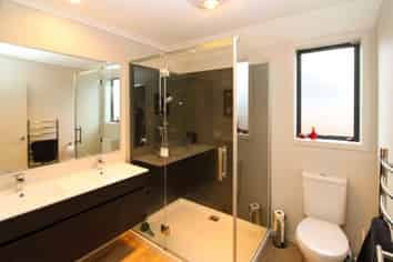 6 Angus Place, Carterton