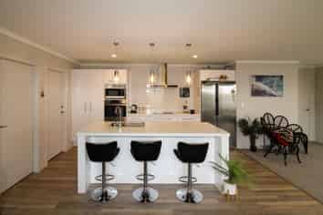 6 Angus Place, Carterton