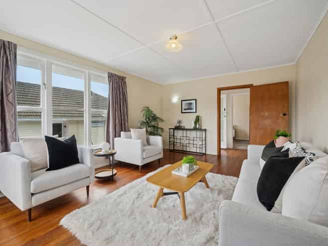 83 Taylor Terrace, Tawa