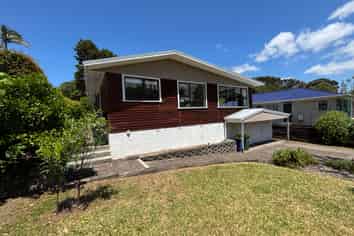 15 Takapu Street, Henderson