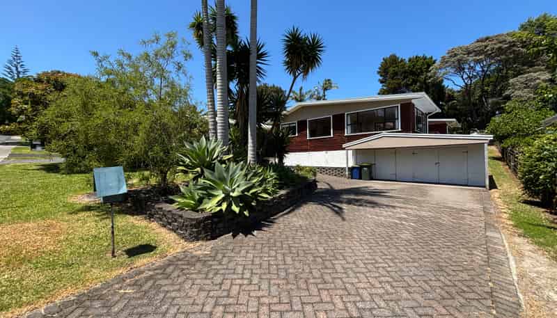 15 Takapu Street, Henderson