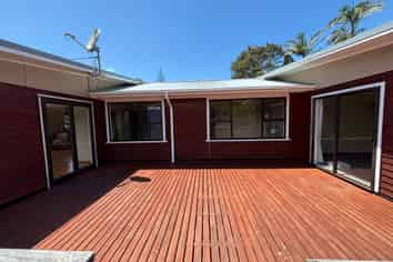 15 Takapu Street, Henderson