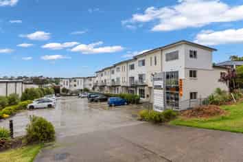 592H Whangaparaoa Road, Stanmore Bay