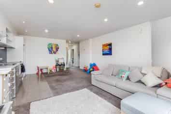 592H Whangaparaoa Road, Stanmore Bay